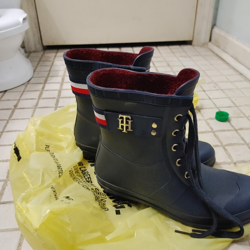 Tommy Hilfiger rain boats. Wmn 7. Blue